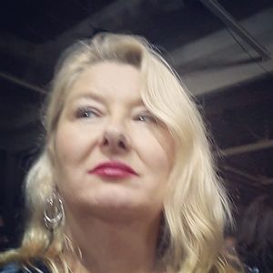 Meet your Posher, Dana